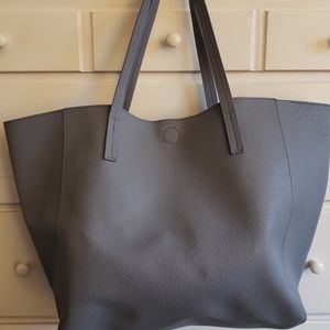 Street Level reversible Tote